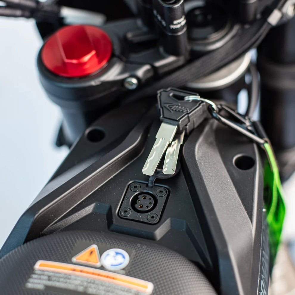 RAWRR MANTIS MINI 48-Volt Electric Dirt Bike for Kids - Image 6